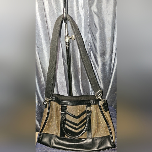 Volcom black leather chevron eccentric cloth rectangle crossbody/handbag - Picture 11 of 13